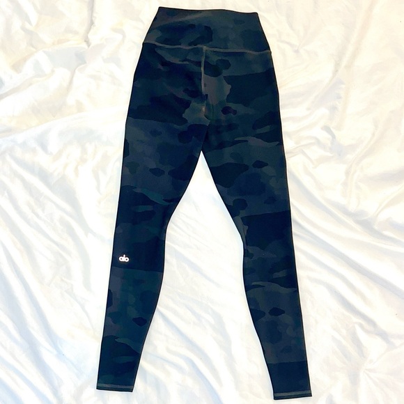 ALO Yoga High-Waist Camo Vapor Legging - Picture 3 of 5
